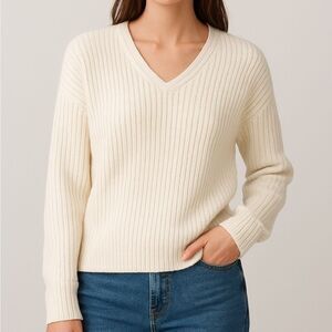 Abercrombie & Fitch Women’s White Boxy Cotton Blend V-Neck Sweater NWT Small